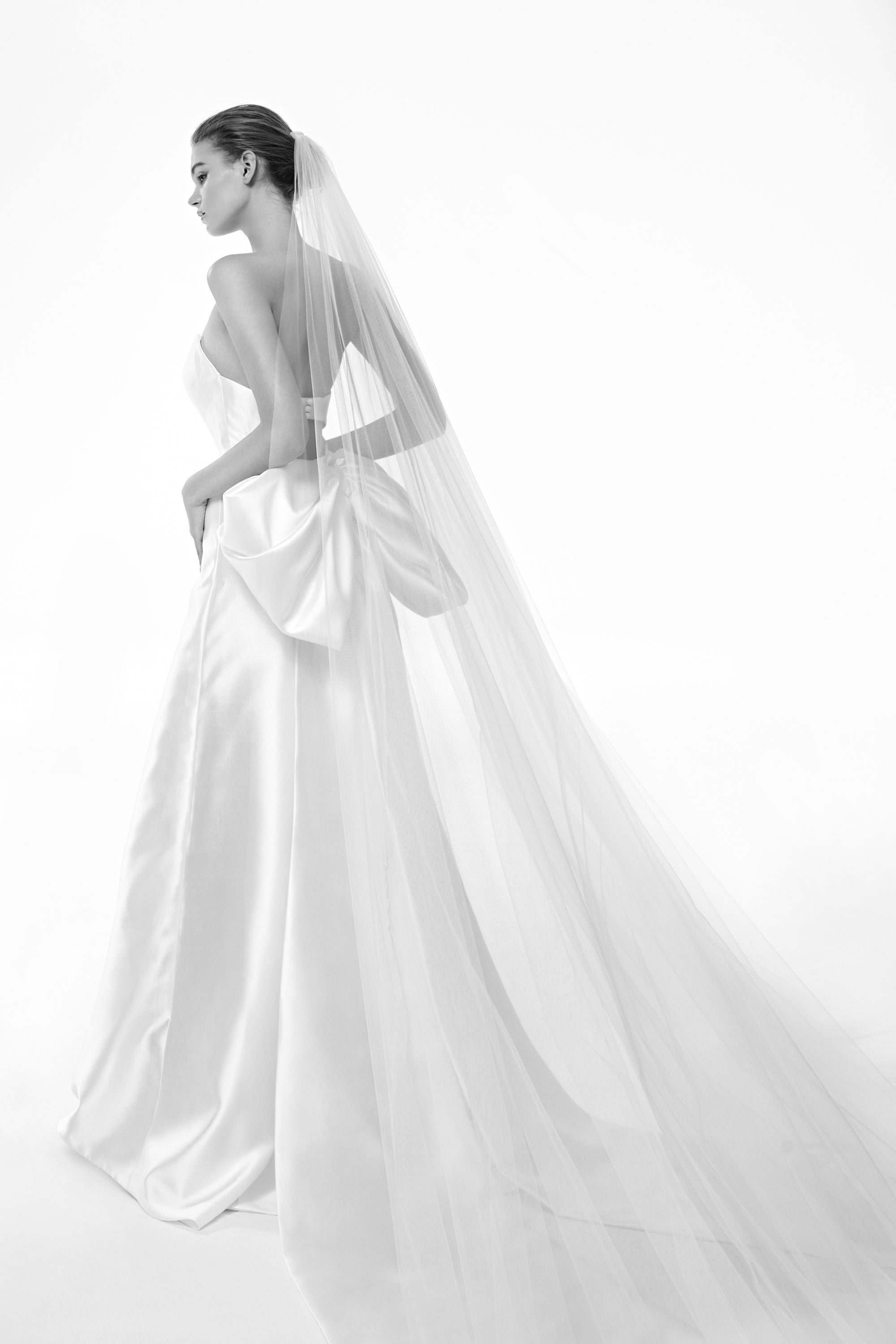 FW23 Bridal Look 13