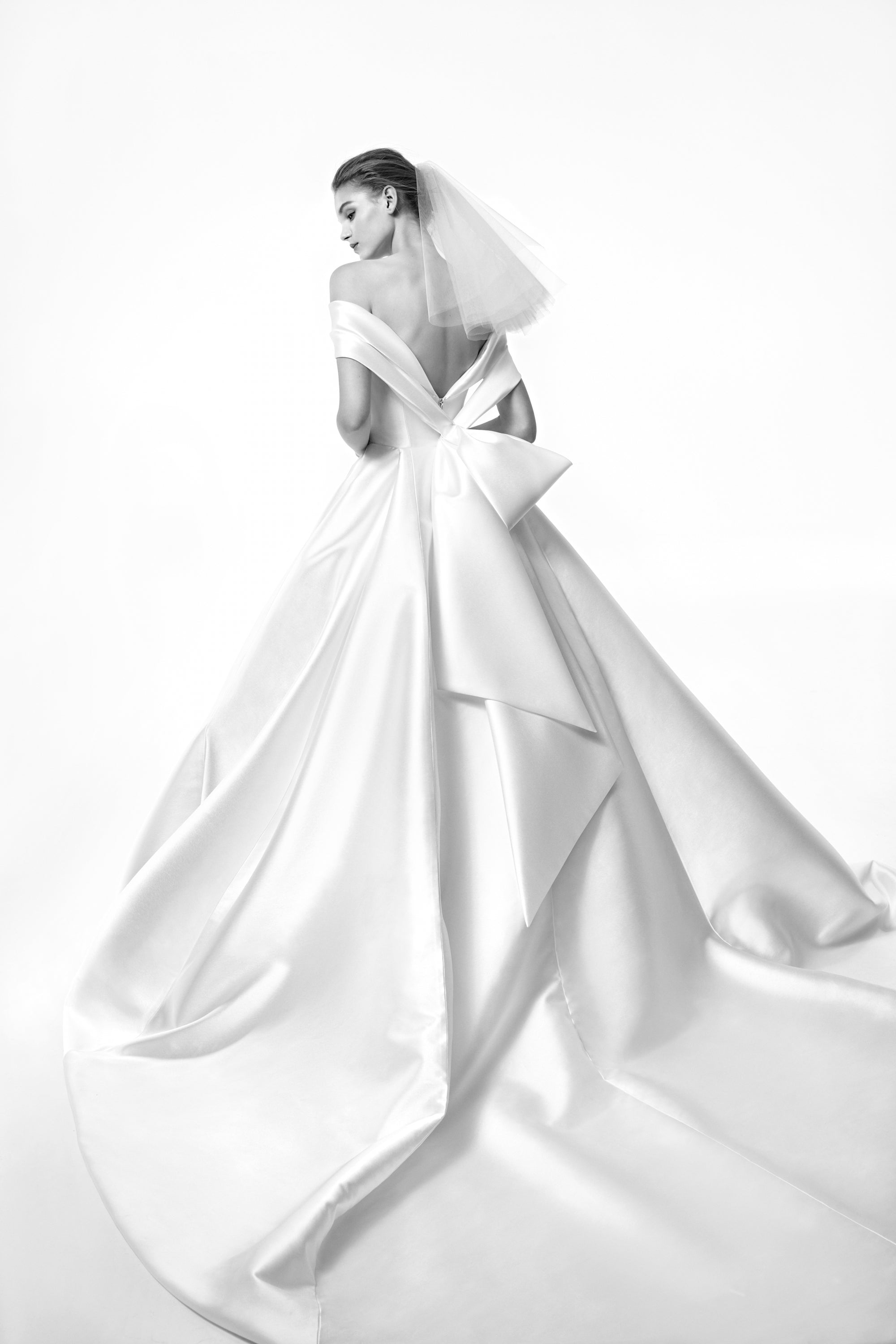 FW23 Bridal Look 11