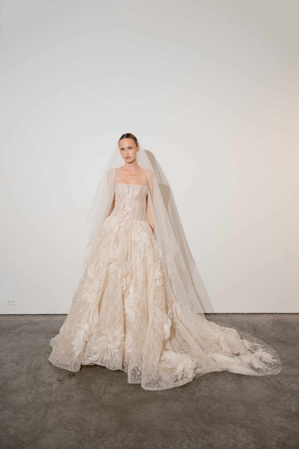 FW27 Bridal Look 18