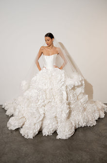 FW27 Bridal Look 19
